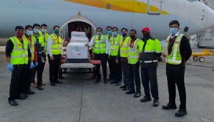 Pune airport transports over 100 million doses of Covishield vaccine doses Pune airport transports over 100 million doses of Covishield vaccine doses